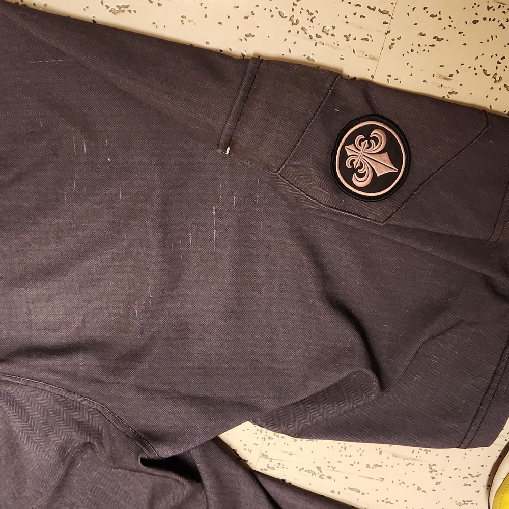 Affliction Embroidered Spell Out Logo Full Graphic Shorts Grey And Black - Picture 12 of 16